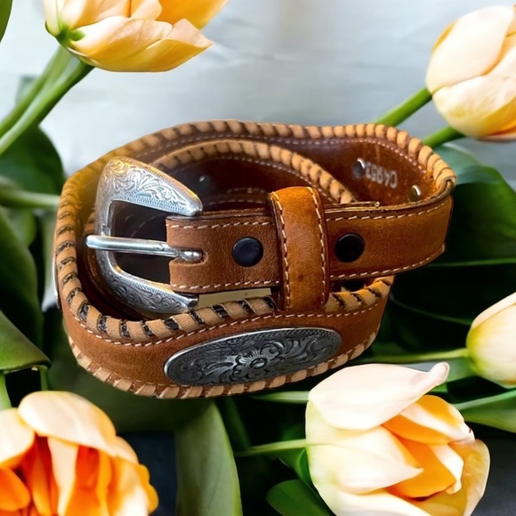 Justin Boots Accessories - Justin’s 5 Star Western Belt in Tan Leather and Silver Oval Conchos & Buckle 26